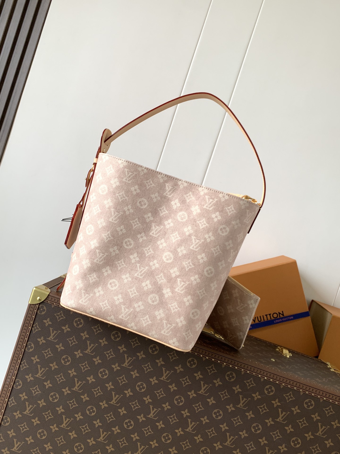 Louis Vuitton LV Classic Handbag Premium Canvas Model M26285 Adjustable Strap Office Commute Limited Edition